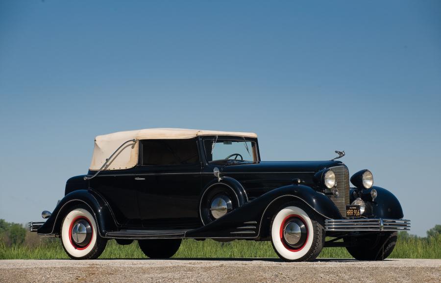  Cadillac Series 452C V16 Convertible Coupe 1933 года  (фото 1 из 2)